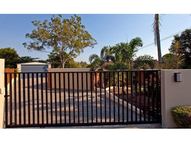 12 Chinnock Court, Alexandra Hills QLD 4161