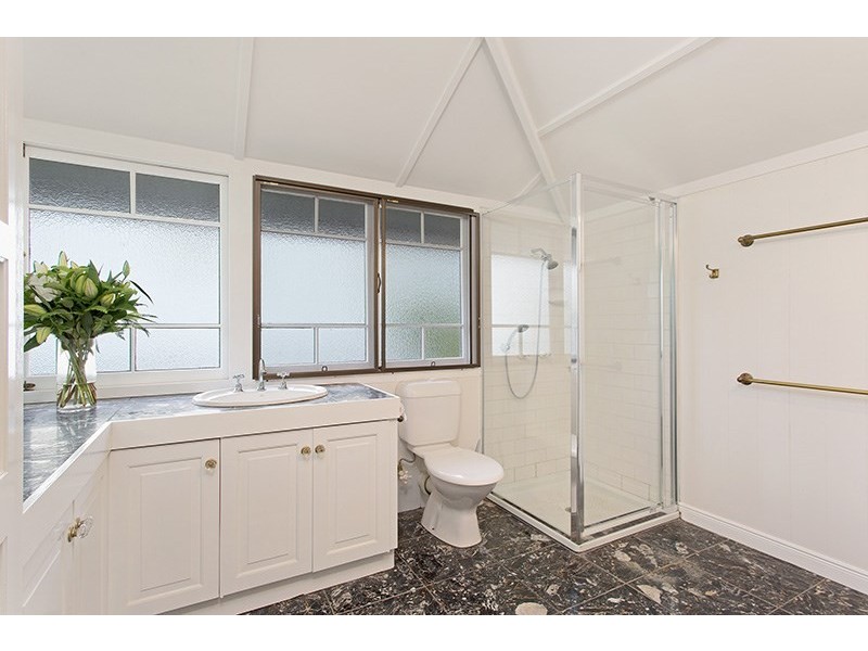 19 Carlton Terrace, Wynnum QLD 4178