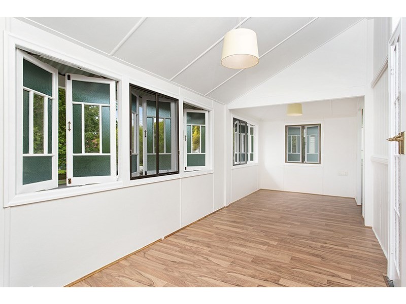 19 Carlton Terrace, Wynnum QLD 4178