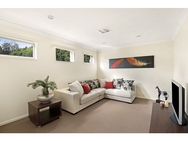 100 Rowland Avenue, Wakerley QLD 4154