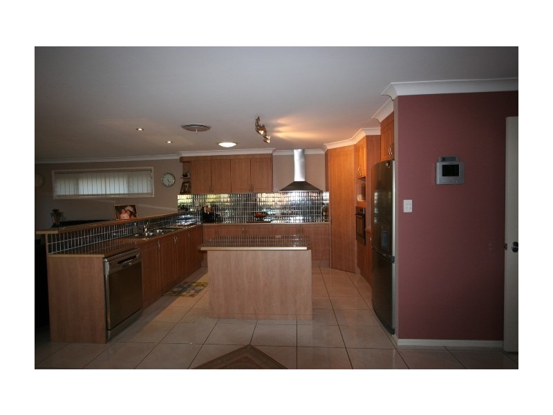 11 Behan Crescent, Wakerley QLD 4154