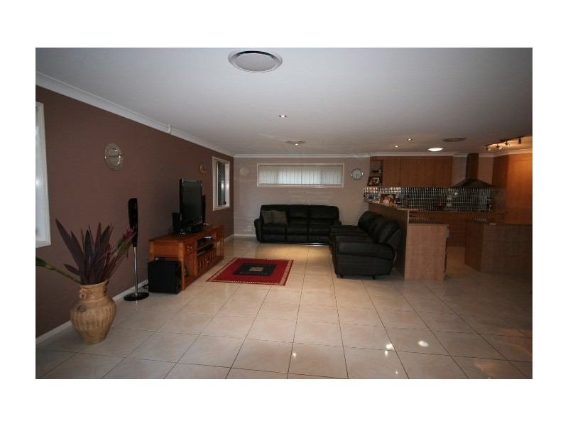 11 Behan Crescent, Wakerley QLD 4154