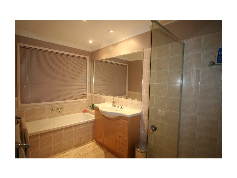 11 Behan Crescent, Wakerley QLD 4154