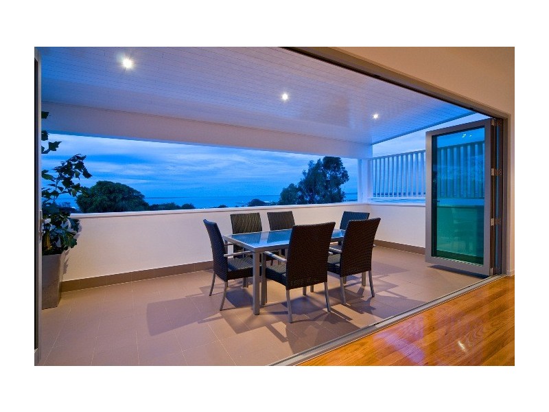 130 Carlton Terrace, Manly QLD 4179
