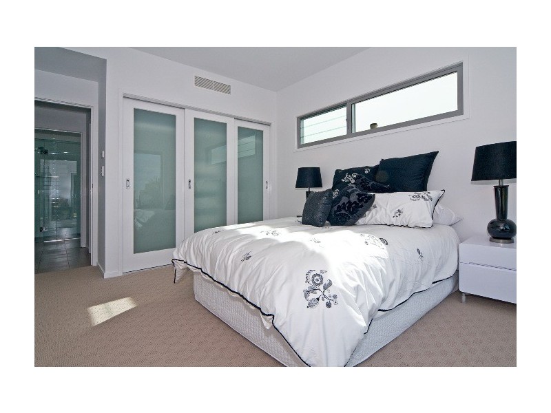 130 Carlton Terrace, Manly QLD 4179