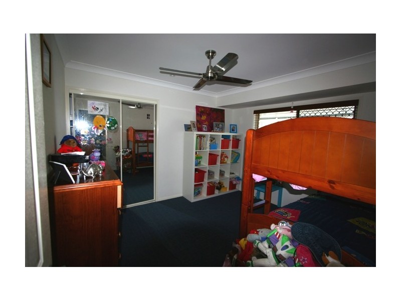 15 Darling Terrace, Wakerley QLD 4154