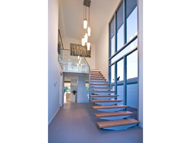 132 Carlton Terrace, Manly QLD 4179