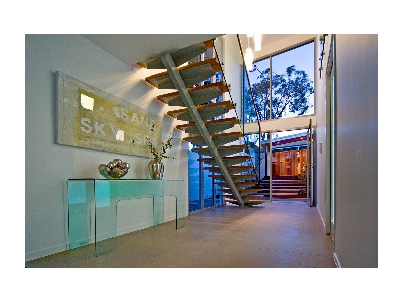 132 Carlton Terrace, Manly QLD 4179