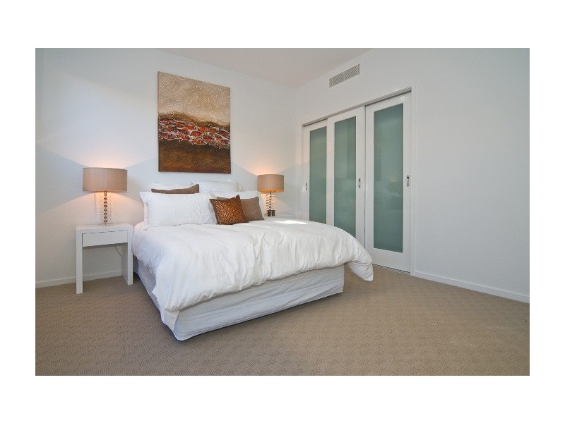 132 Carlton Terrace, Manly QLD 4179