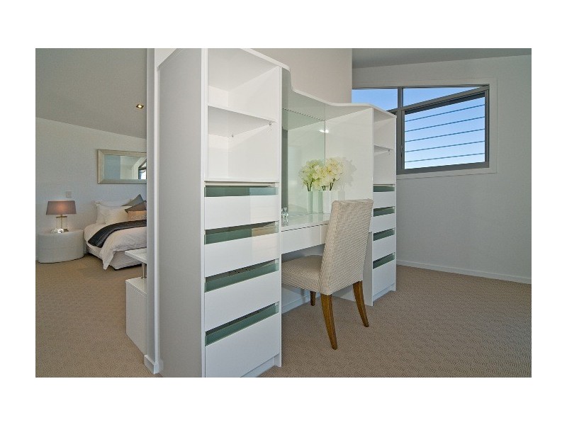 132 Carlton Terrace, Manly QLD 4179