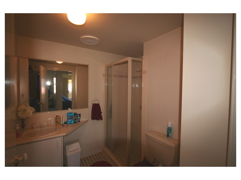 4/90 Ernest Street, Manly QLD 4179