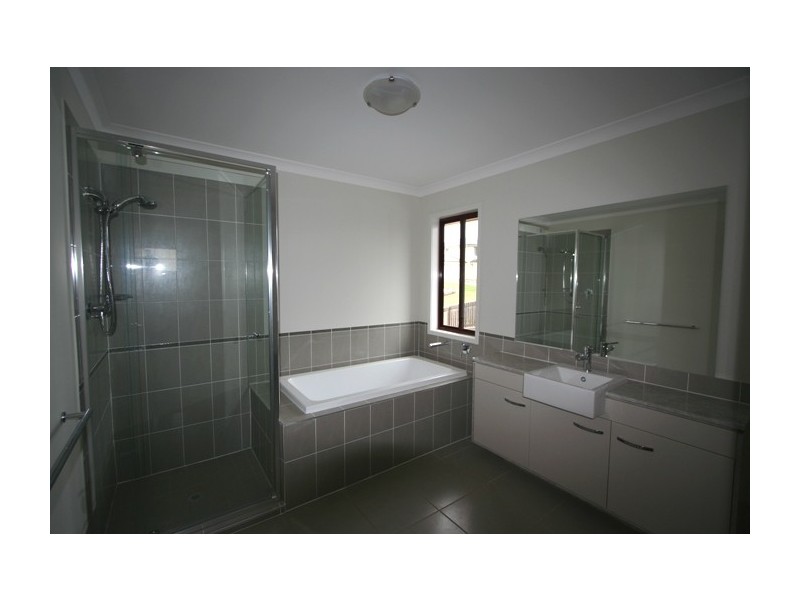 12 Dawson Drive, Manly West QLD 4179