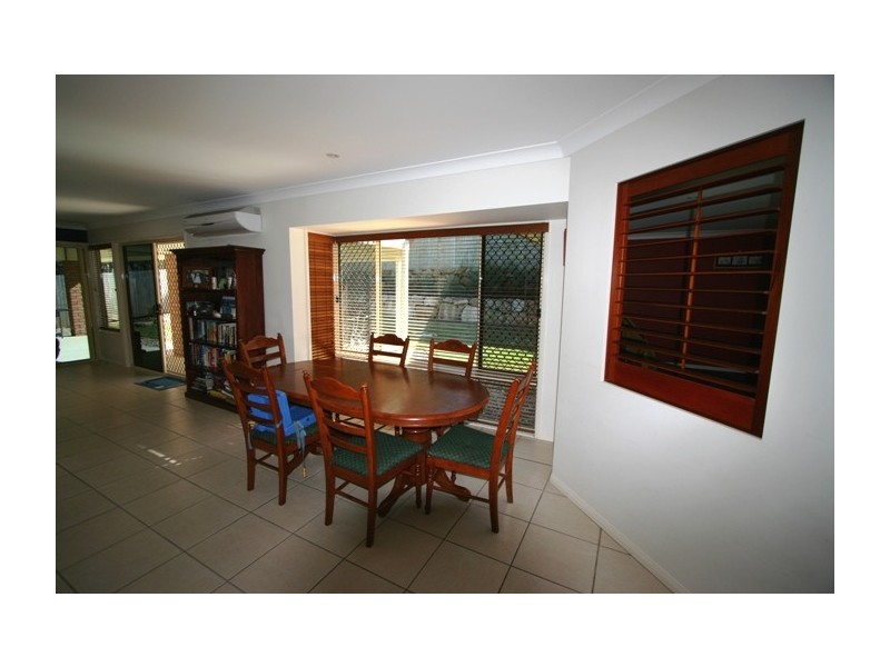 15 Darling Terrace, Wakerley QLD 4154