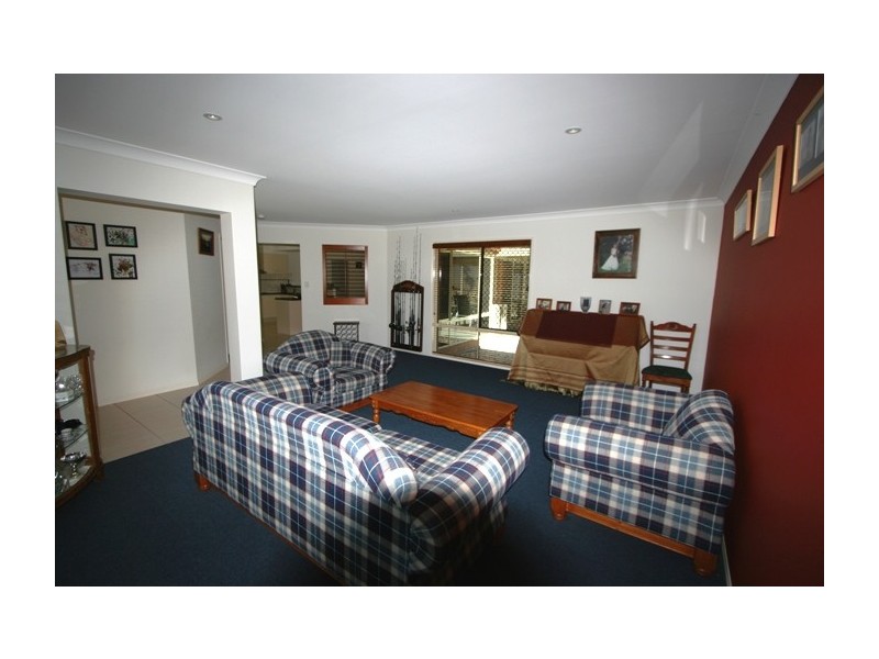 15 Darling Terrace, Wakerley QLD 4154