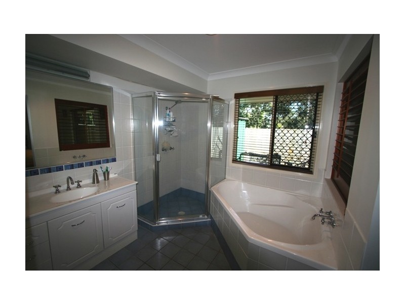 15 Darling Terrace, Wakerley QLD 4154