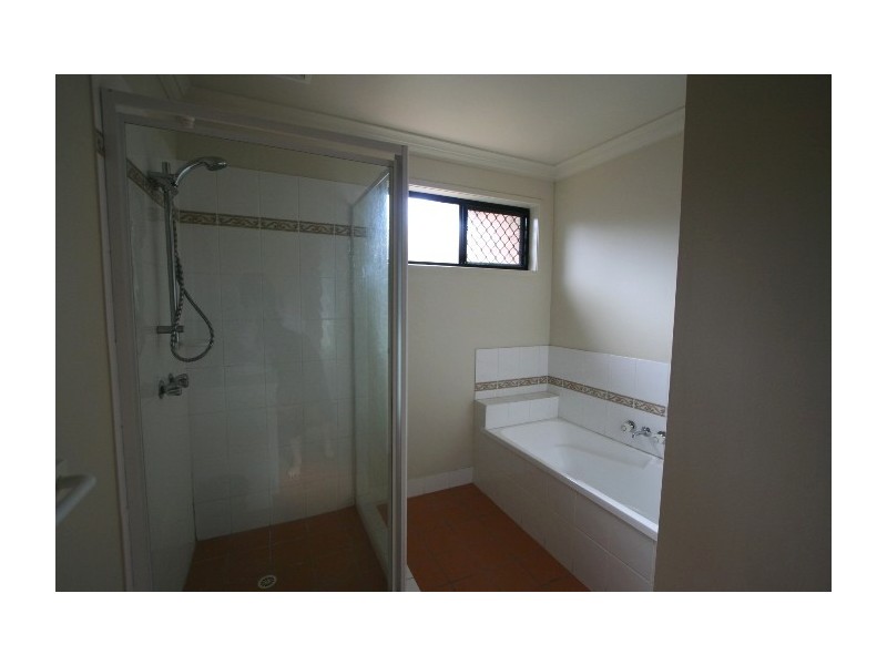 7 Holland Crescent, Wynnum West QLD 4178