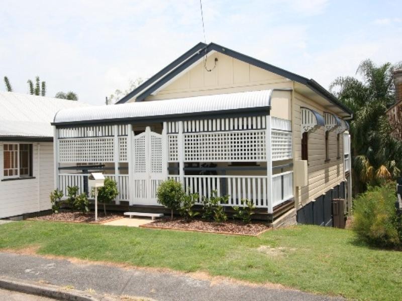 47 Yamboyna Street, Manly QLD 4179