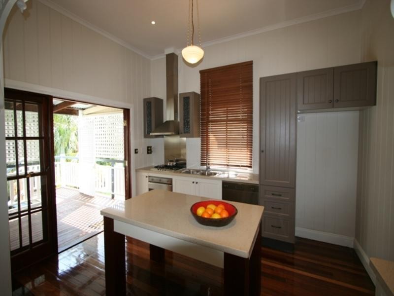 47 Yamboyna Street, Manly QLD 4179