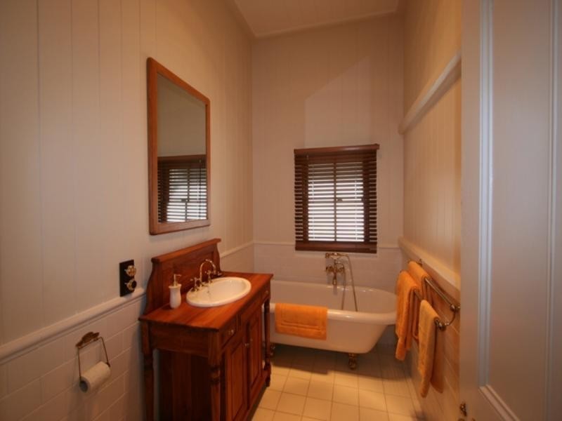 47 Yamboyna Street, Manly QLD 4179