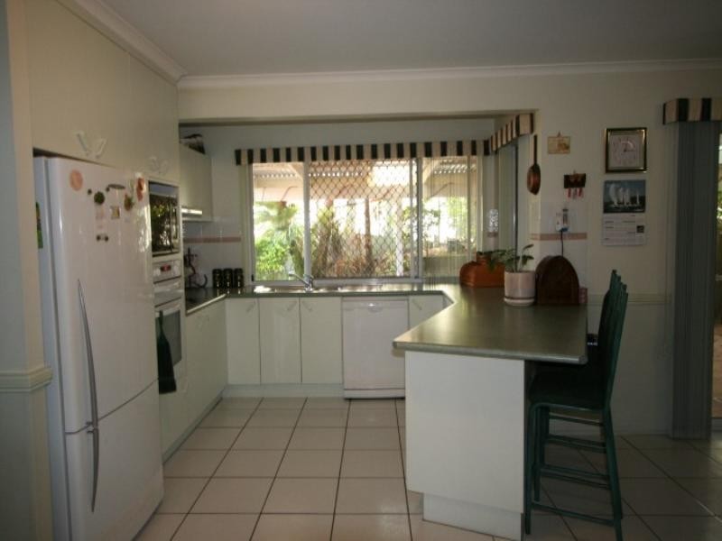 2 Cassiopeia Place, Wynnum QLD 4178