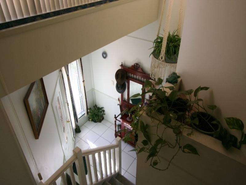 2 Cassiopeia Place, Wynnum QLD 4178