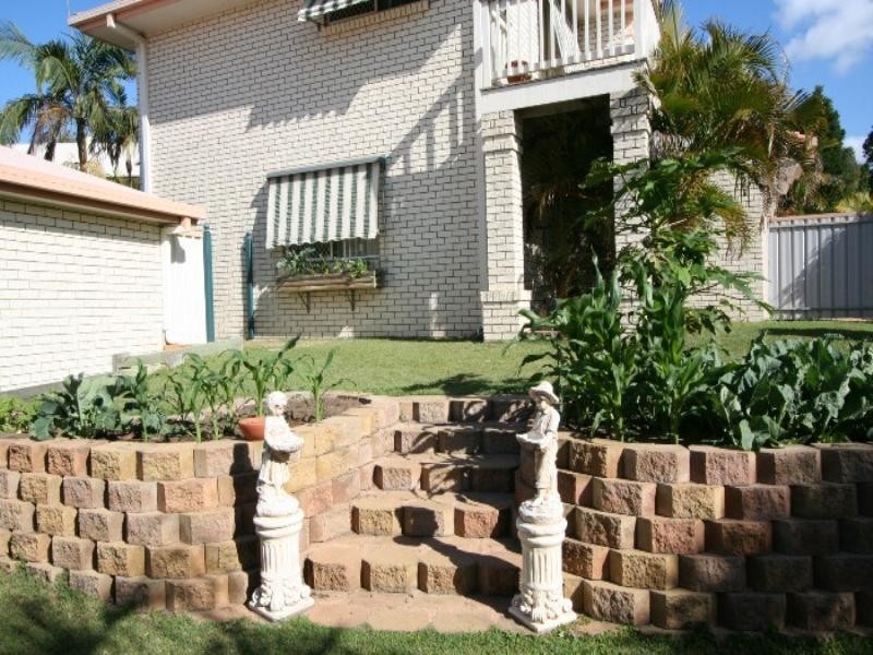 2 Cassiopeia Place, Wynnum QLD 4178