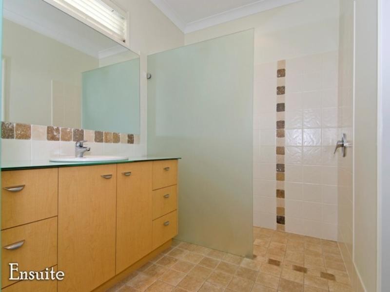172 Stratton Terrace, Manly QLD 4179