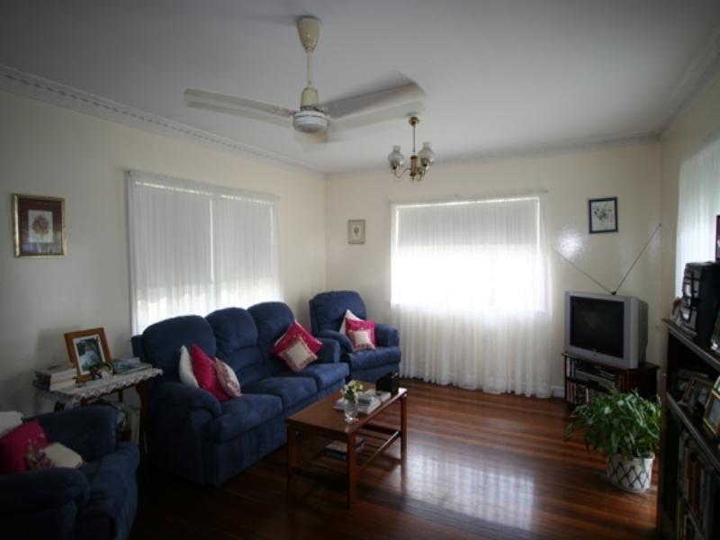 60 Killarney Avenue, Manly West QLD 4179