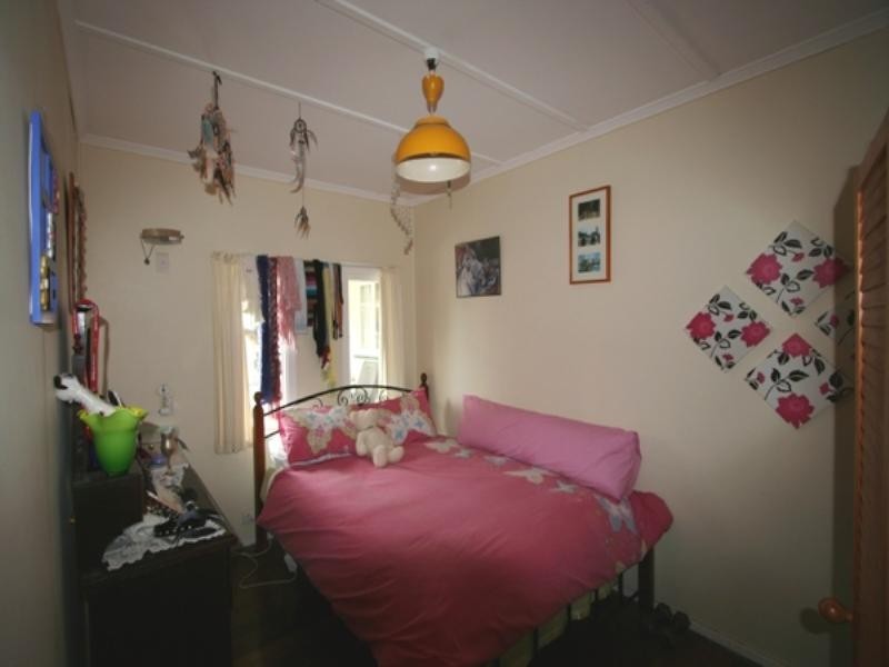 60 Killarney Avenue, Manly West QLD 4179