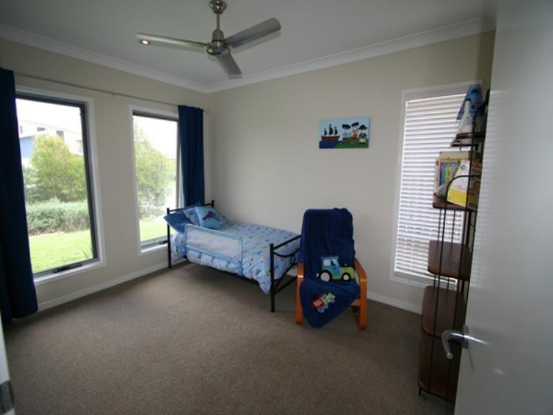 3 Red Gum Crescent, Wakerley QLD 4154