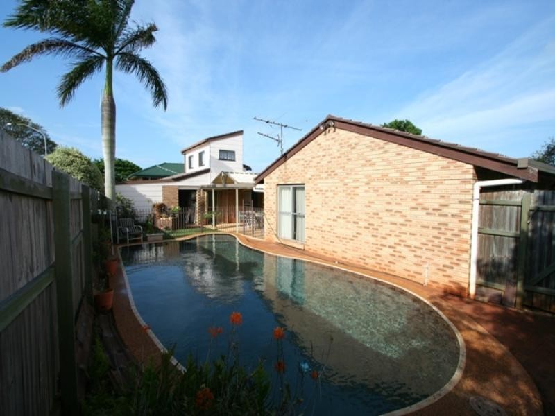 2 Marberry Street, Manly West QLD 4179