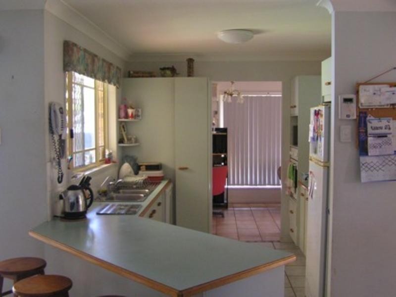 6 Miles Cresent, Manly West QLD 4179