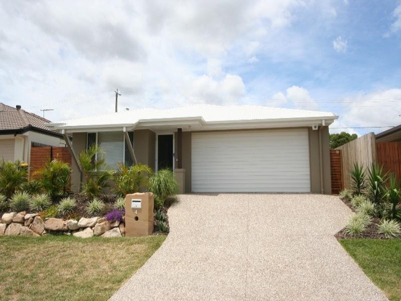 4 Rymera Cresent, Wakerley QLD 4154