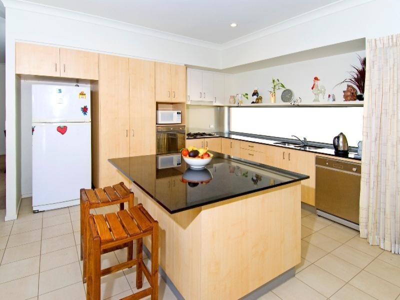 20 Hawksbury Cresent, Wakerley QLD 4154