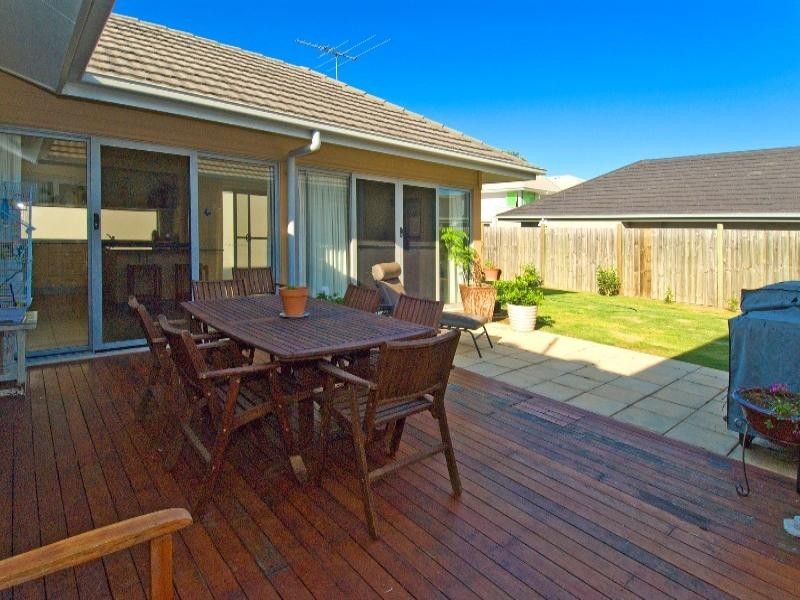 20 Hawksbury Cresent, Wakerley QLD 4154