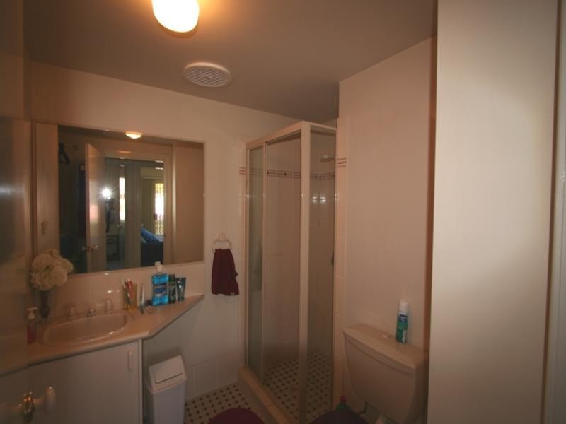 4/90 Ernest Street, Manly QLD 4179