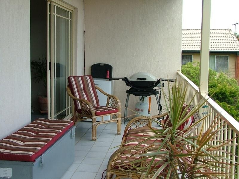 4/90 Ernest Street, Manly QLD 4179