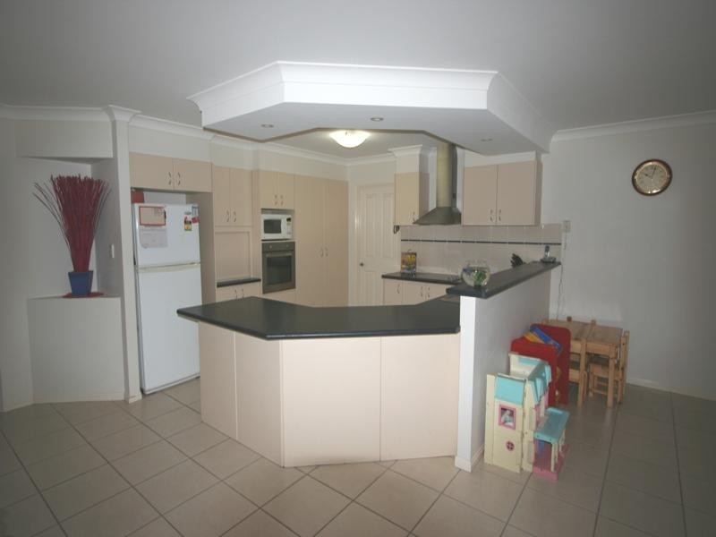 15 Darling Terrace, Wakerley QLD 4154