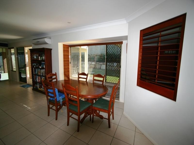 15 Darling Terrace, Wakerley QLD 4154