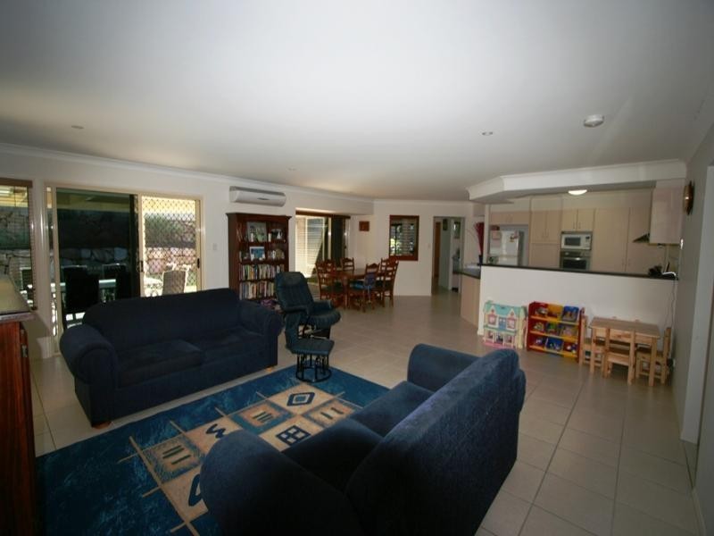 15 Darling Terrace, Wakerley QLD 4154
