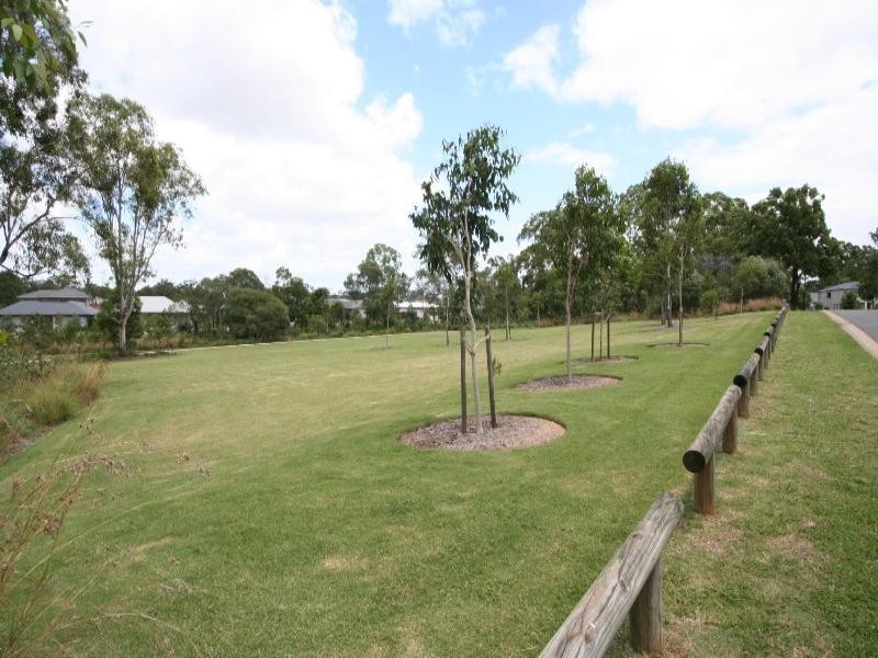 15 Darling Terrace, Wakerley QLD 4154