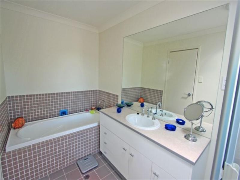 15 Hepburn Close, Wakerley QLD 4154