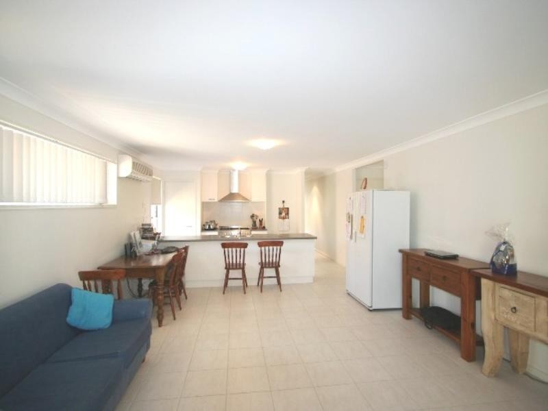 8 Rymera Crescent, Wakerley QLD 4154