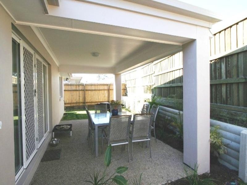 8 Rymera Crescent, Wakerley QLD 4154