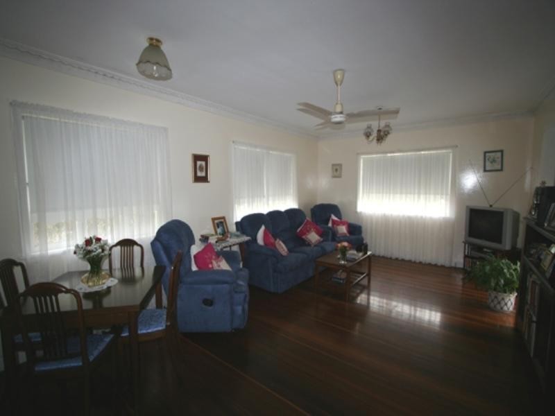 60 Killarney Avenue, Manly West QLD 4179