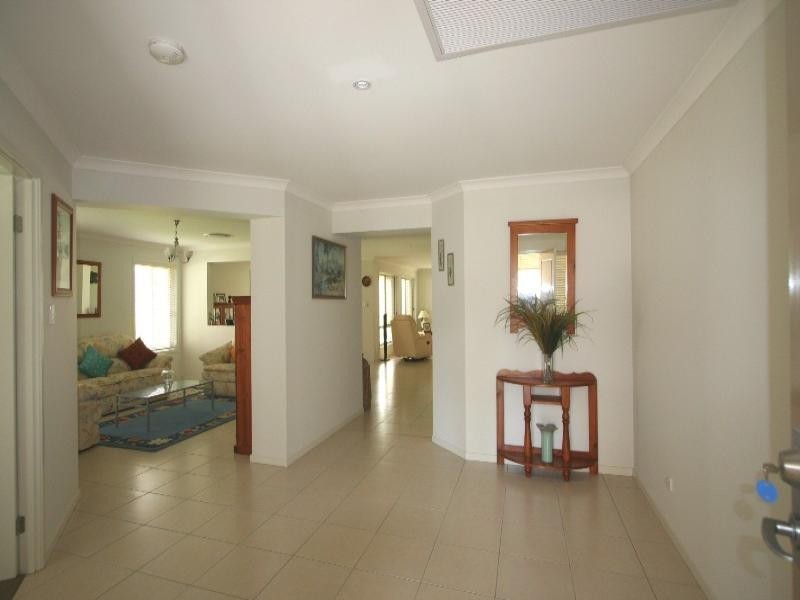 6 Creswick Close, Manly West QLD 4179