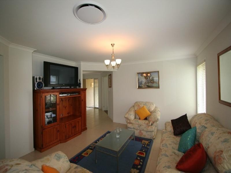 6 Creswick Close, Manly West QLD 4179