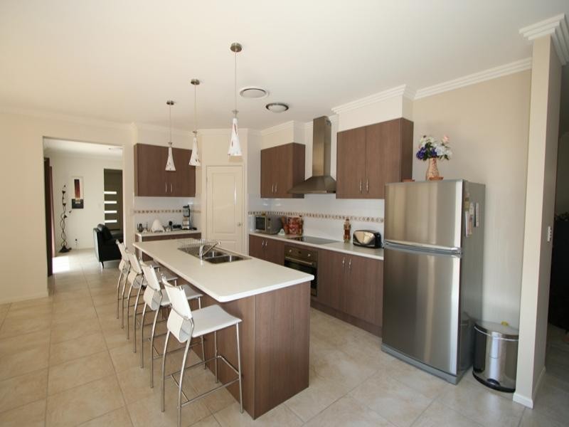 51 Tall Trees Circuit, Wakerley QLD 4154