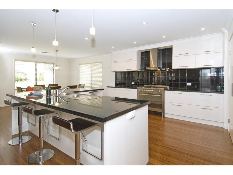 30 Darling Terrace, Wakerley QLD 4154