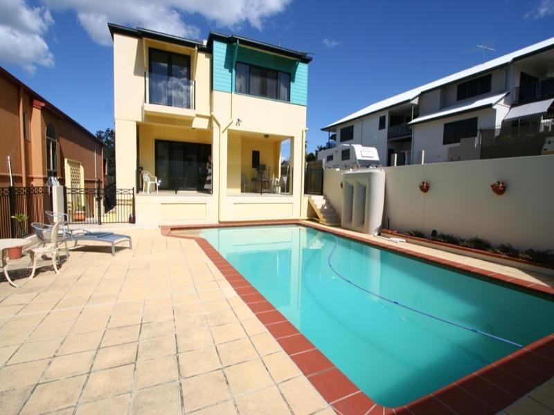 59 Adam Street, Wynnum QLD 4178